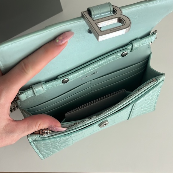 Balenciaga Light Green Croc Embossed Leather Soft Hourglass Wallet On Chain Bag - Picture 9 of 9